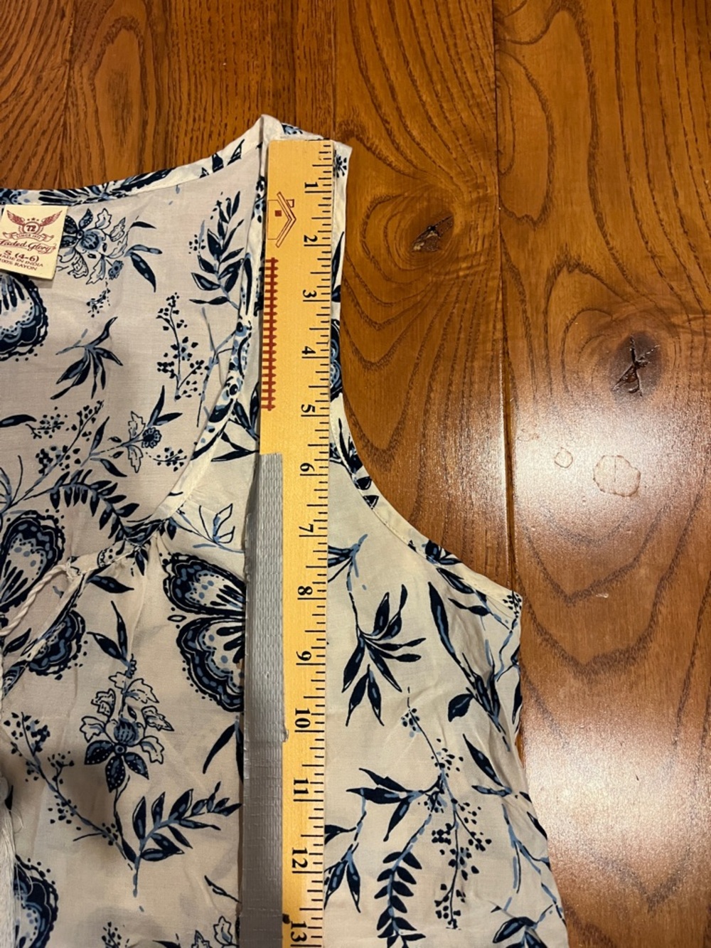 Faded Glory boho style white Top with Blue Floral Print size S(4-6) - Picture 10 of 14